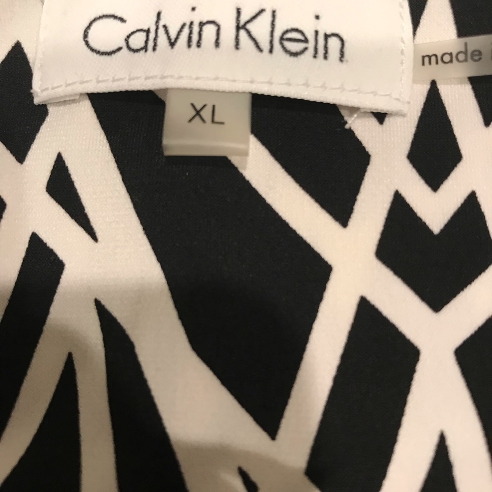 Women’s Cute Tank Top With Built In Bra - Picture 3 of 9